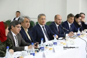 Глава Башкирии обсудил с главными редакторами СМИ пути развития медиаотрасли
