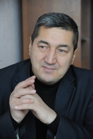 Бөгөн журналист Венер Исхаковтың тыуған көнө