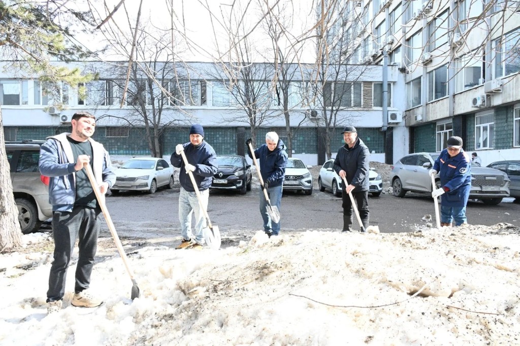 Журналистар өмәгә сыҡты